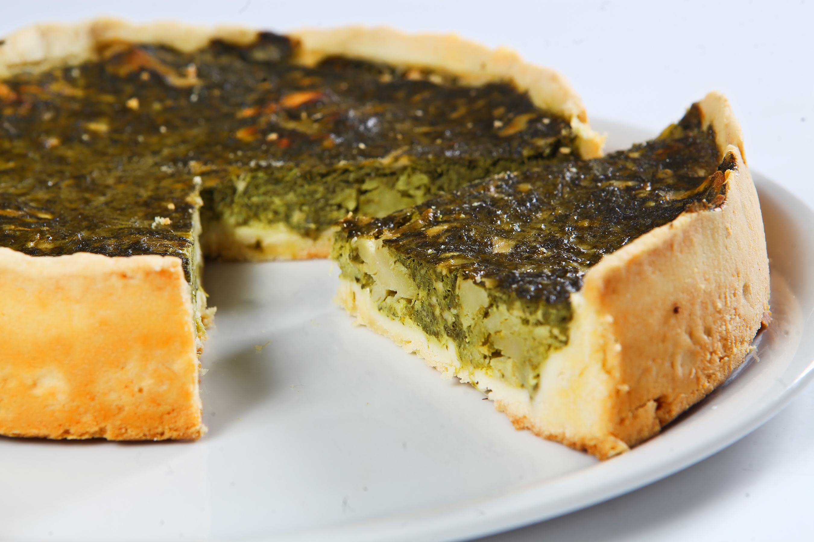 Лоранский пирог с брокколи и шпинатом